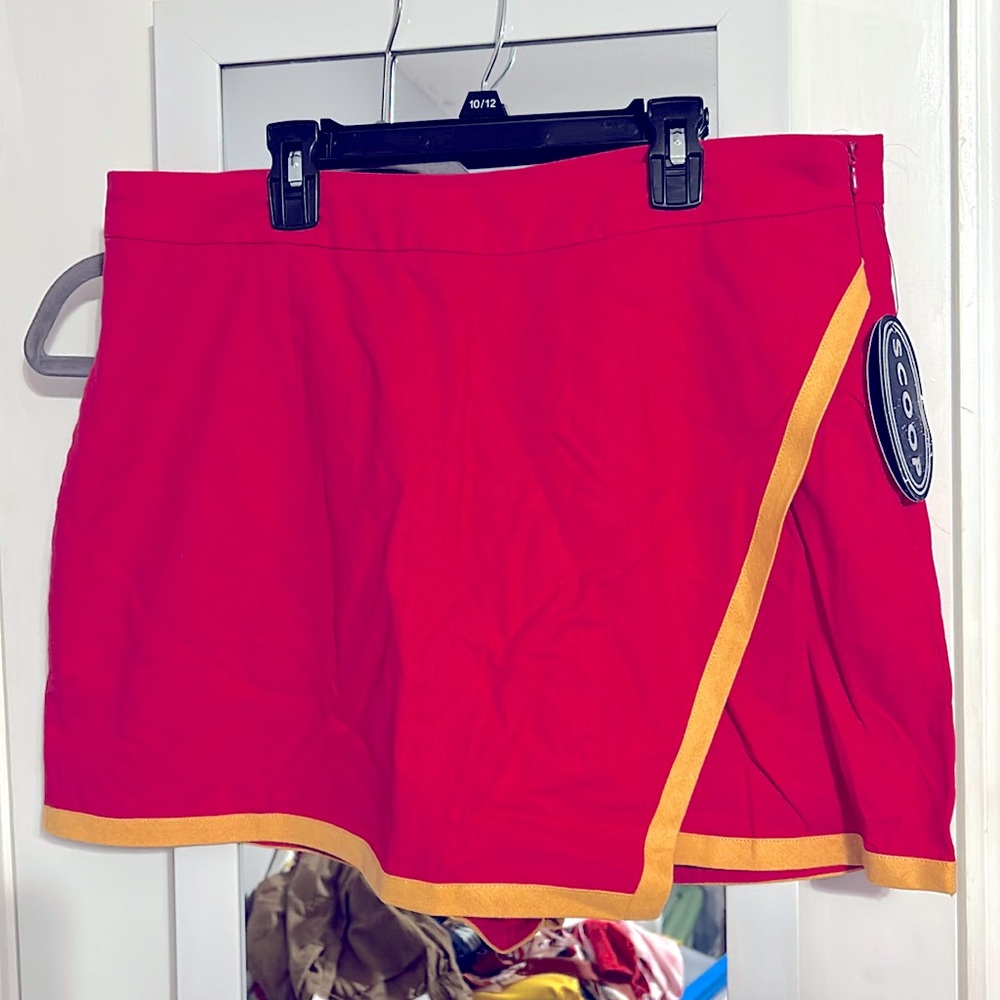 NWT linen SKORT dark pink with orange piping Scoop sz L